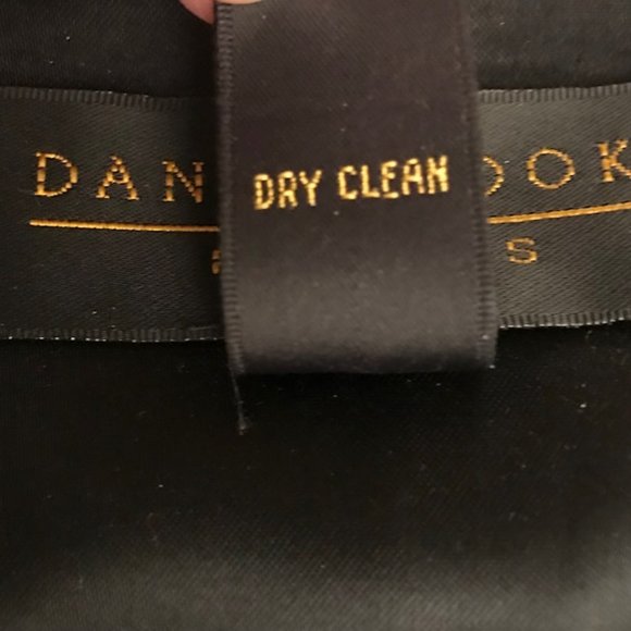 Dana Brooke Black Linen Vest - Picture 9 of 9